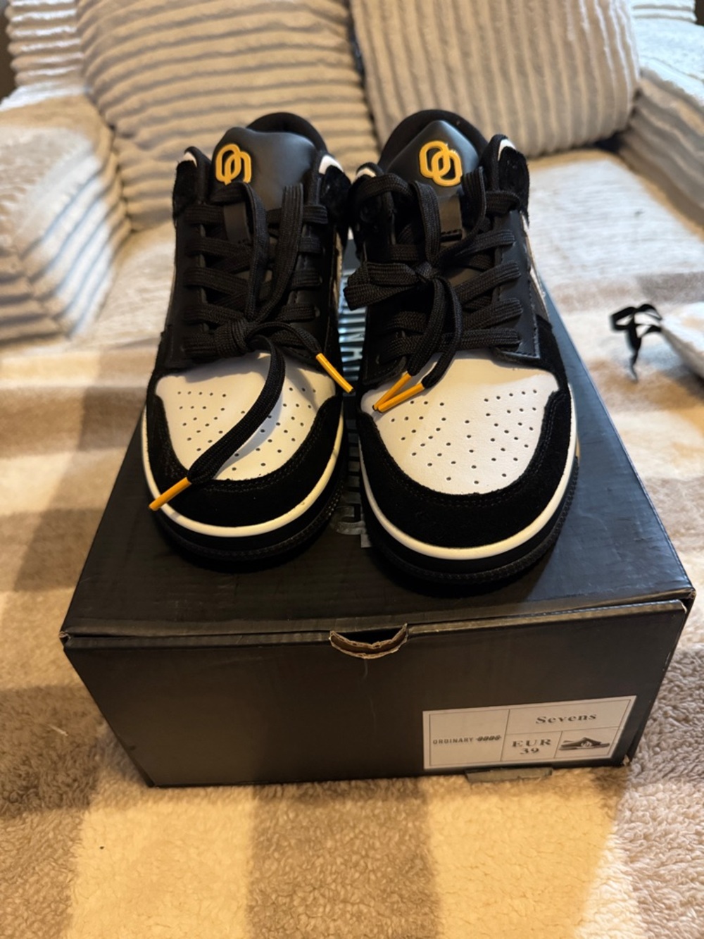 Ordinary Odds Men’s Size 6 Black and White Low-Top Sneaker